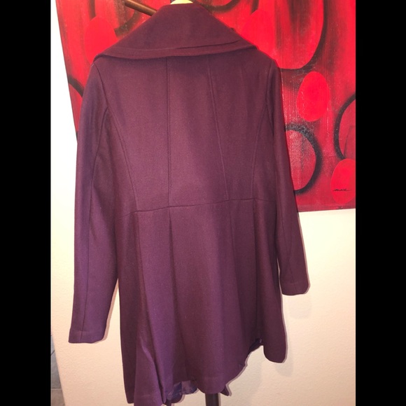 NWOT Liz Claiborne Long Coat. - Picture 6 of 6